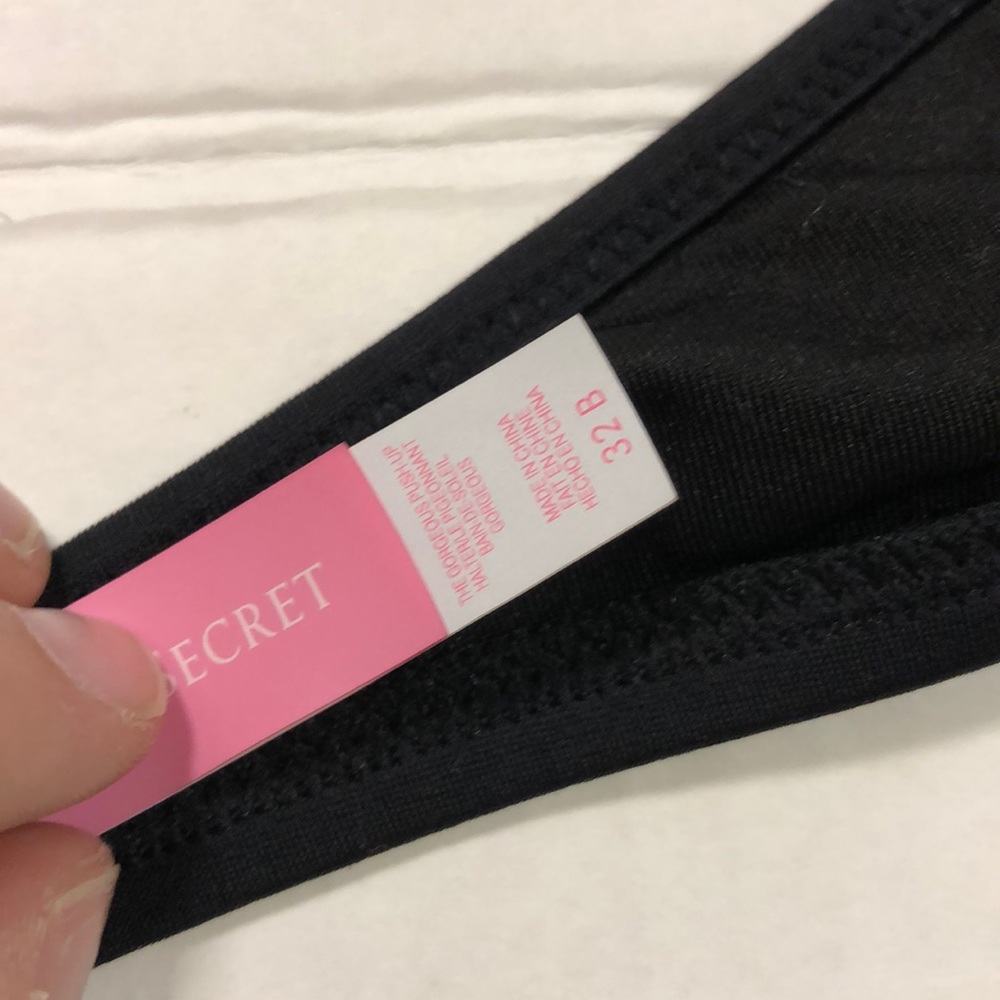 NWOT. VIctoria Secret 32B bikini top - Picture 5 of 7